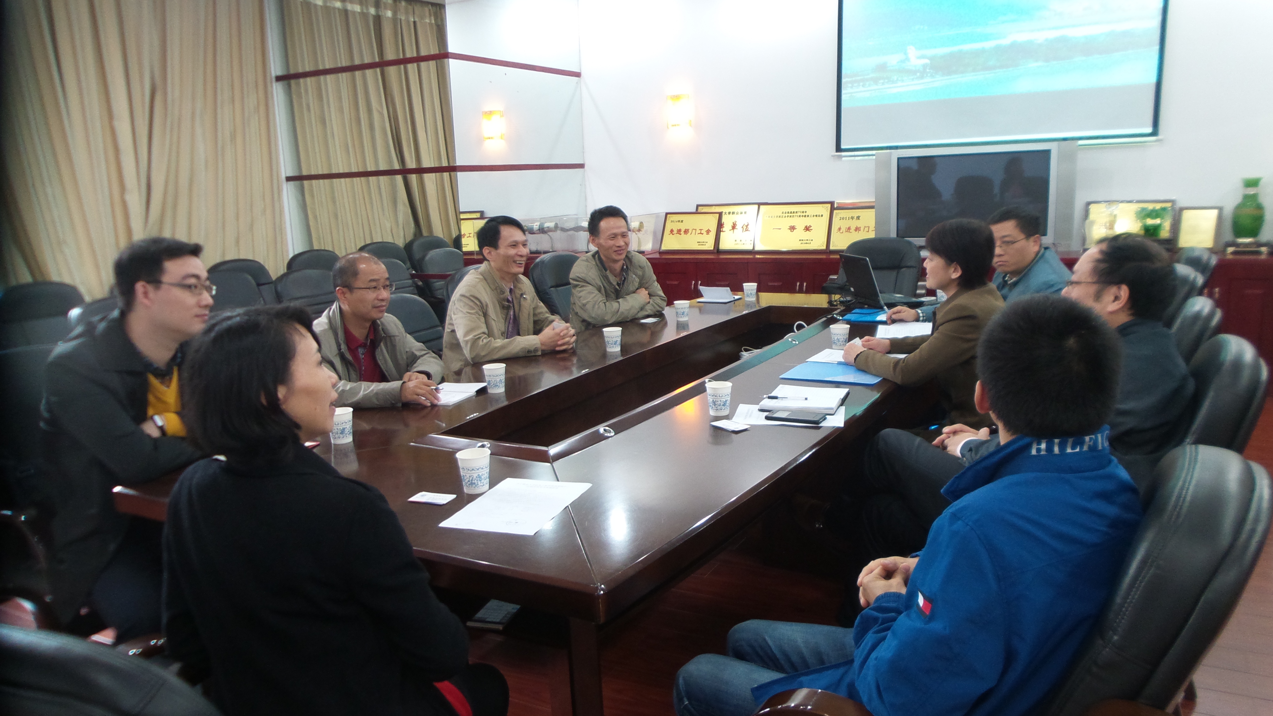 与湖南大学机械与运载工程公司座谈交流